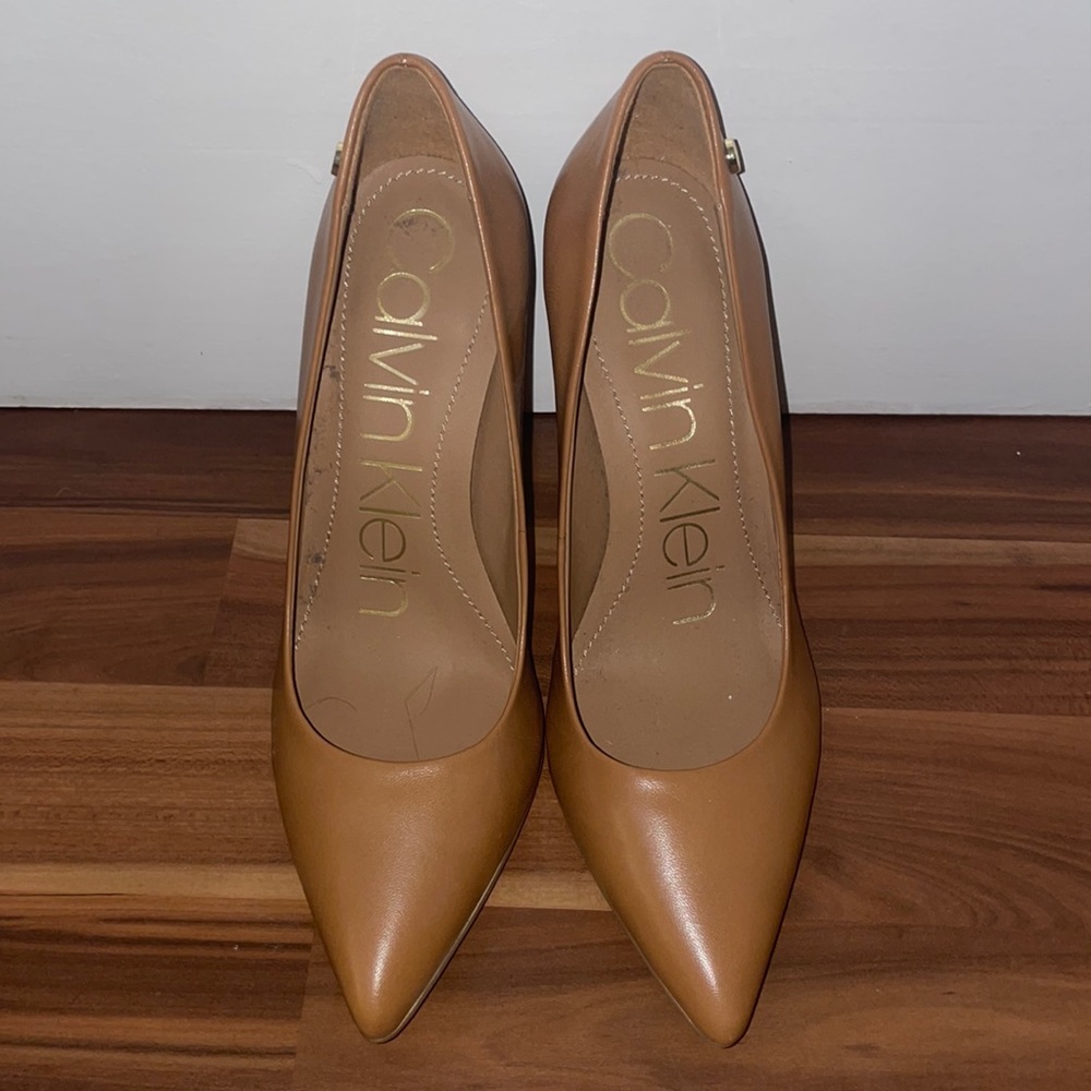 Calvin Klein Gayle Pump Chestnut Brown